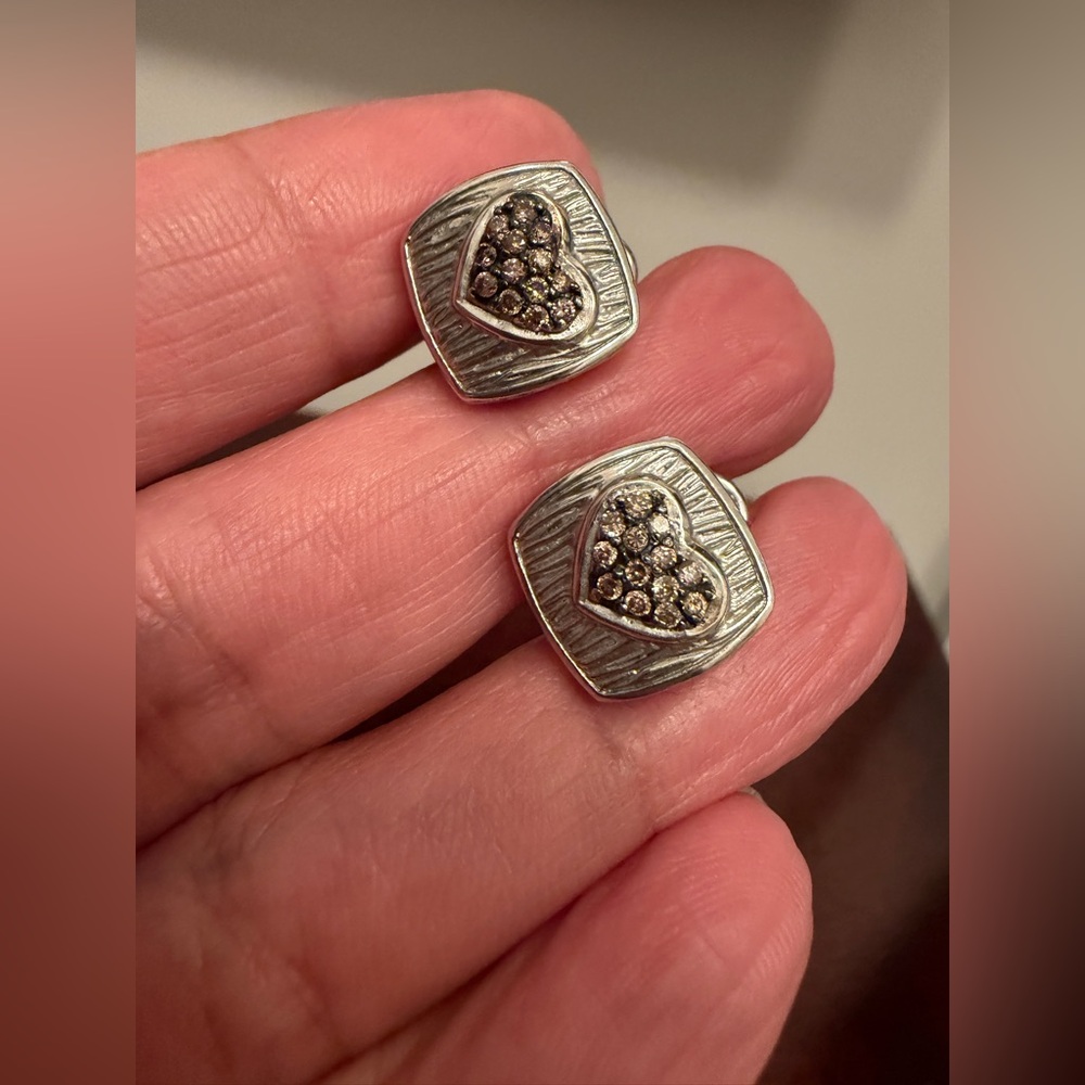 Ariva fine jewelry sterling Silver diamonds Heart Stud Earrings